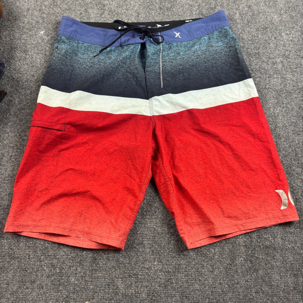HURLEY Mens Phantom Boardshorts red, White, Blue Color Block size: 33